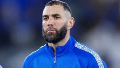 يتجه للاعتزال: بنزيما يفسخ عقده مع الهلال