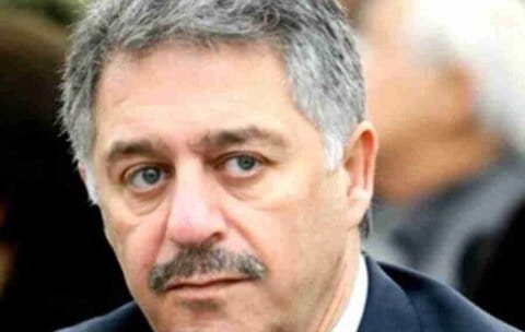 وثائق متداولة: هل فقد السفير الفلسطيني السابق في لبنان أشرف دبور صفة اللاجئ؟ 1 وثائق متداولة: هل فقد السفير الفلسطيني السابق في لبنان أشرف دبور صفة اللاجئ؟