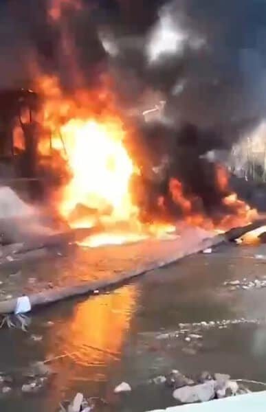 بالفيديو: حريق في أنابيب النفط داخل مخيم نهر البارد في عكّار