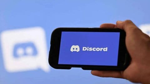 طفلة تنتحر على الهواء.. تفاصيل جريمة «ديسكورد» التي أدت لحظر المنصة 1 طفلة تنتحر على الهواء.. تفاصيل جريمة «ديسكورد» التي أدت لحظر المنصة