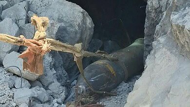 بالصور: الجيش يفكك قنبلتين غير منفجرتين في كفرا