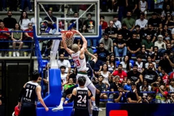 منتخب لبنان لكرة السلة