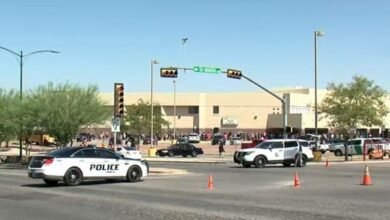 3 students stabbed at Texas high school