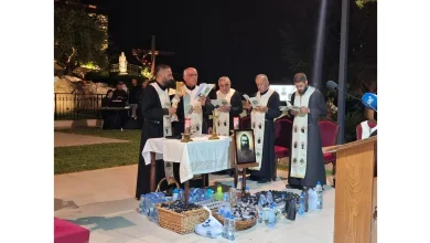دير كفيفان يحتفل بالطوباوي اسطفان نعمة بزياح وتبريك المياه