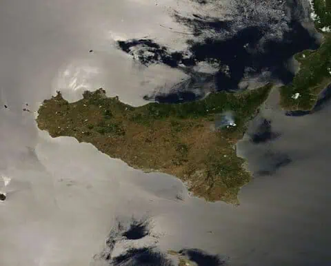Catania Airport Closure Extended as Mount Etna Ash Disrupts Hundreds of Flights