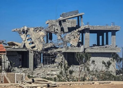 الجيش الإسرائيلي يجرف مجمع مدارس ميس الجبل ويفخخ منازل 1 الجيش الإسرائيلي