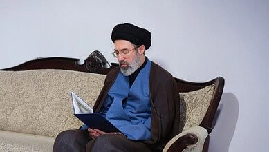 فيديو جديد لمجتبى خامنئي يُنشر للمرة الأولى ويظهر فيه بصحة جيدة