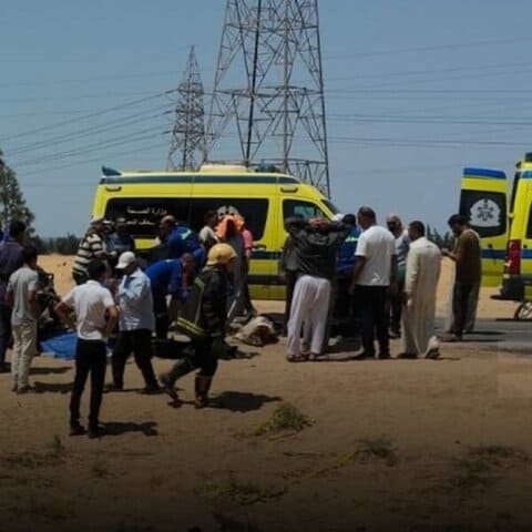 فيديو | فاجعة في الإسماعيلية.. 15 قتيلاً و32 مصاباً في تصادم مروّع 1 فيديو | فاجعة في الإسماعيلية.. 15 قتيلاً و32 مصاباً في تصادم مروّع