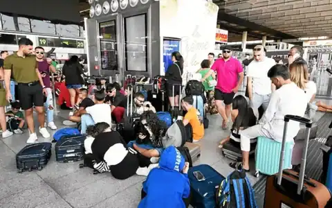 Mount Etna Eruption Closes Catania Airport Until Friday as Flights Are Canceled