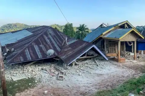 Indonesia Earthquake Update: Death Toll Rises to 38 as Rescuers Search for Survivors