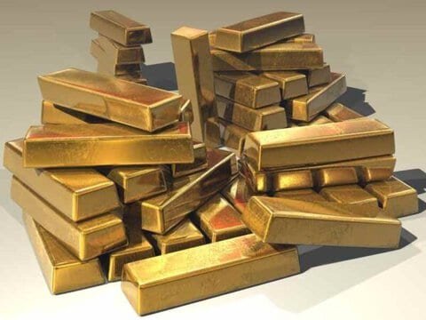 سعر الذهب يرتفع نحو 4,400 دولار مع تراجع الدولار وانخفاض توقعات رفع الفائدة