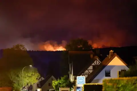 Belgium’s Record High Fens Wildfire Burns 3,000 Hectares as Evacuations Continue