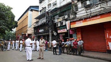 At least nine killed in hotel fire in India’s Kolkata 7 At least nine killed in hotel fire in India’s Kolkata