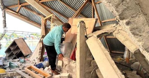 Businesses reopen after eastern Indonesia earthquake displaced thousands 1 Businesses reopen after eastern Indonesia earthquake displaced thousands
