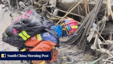 China-Nepal floods: rescuers pull 2 survivors out of rubble near border crossing 6 China-Nepal floods