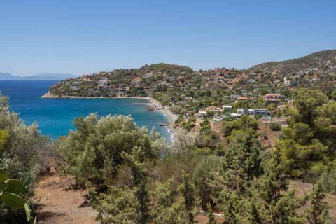 Salamis, Greece Wildfires Kill Two as Evacuations Ordered Near Peristeria