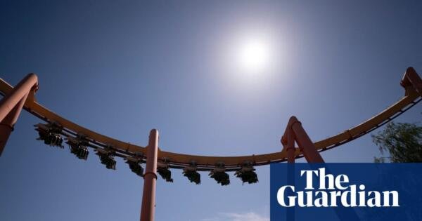 Rollercoaster at LA’s Six Flags shut