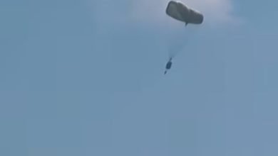 بالفيديو رصد مظلة: بالفيديو: رصد مظلة هوائية تحلق في سماء زوطر والجوار