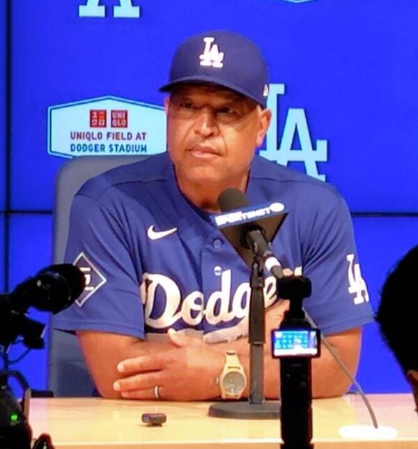 大谷翔平が３１試合ぶりスタメン落ち ロバーツ監督「今日休ませて明日どうするか」 ＩＬ入りは「一日ずつ見ていく」「可能性ないわけではない」（スポーツ報知）