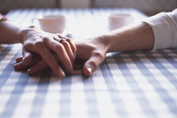 هذه طبيعة العلاقة بين حزب ومرجع كبير