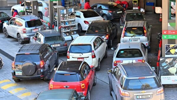البراكس: صفيحة البنزين في لبنان على عتبة 30 دولاراً