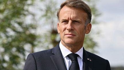 Drone explosif à l'aéroport de Leipzig : Emmanuel Macron dénonce une "guerre hybride que mène la Russie"