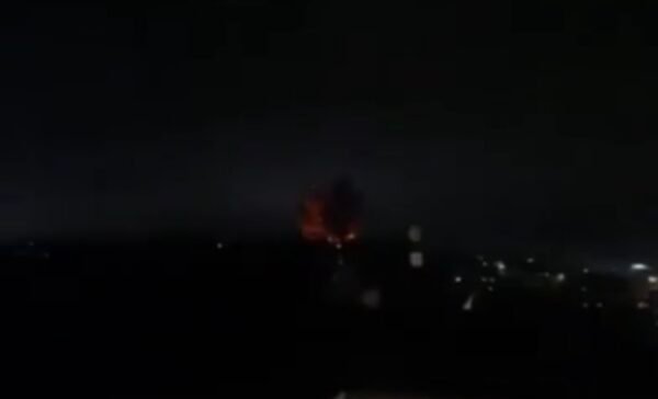‏بالفيديو: لحظة استهداف المبنى المهدّد في بلدة دير الزهراني