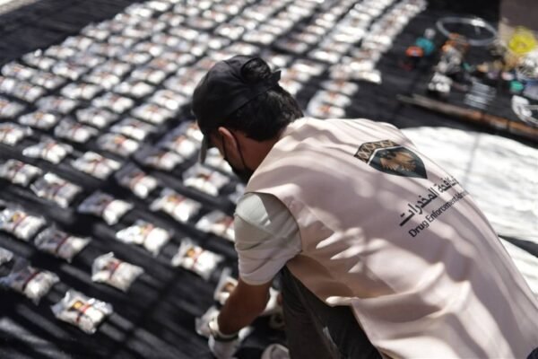 الجيش السوري يضبط 194 ألف حبة كبتاغون قرب الحدود مع لبنان