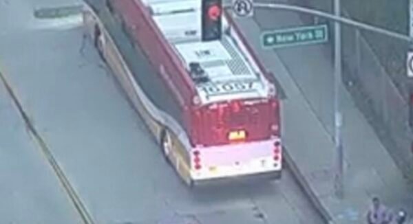 One Detained After Metro Bus Stopped in East Los Angeles as Possible Theft Investigated