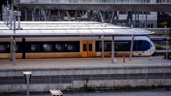 Mogelijke sabotage veroorzaakt: Mogelijke sabotage veroorzaakt grote treinverstoring in Nederland