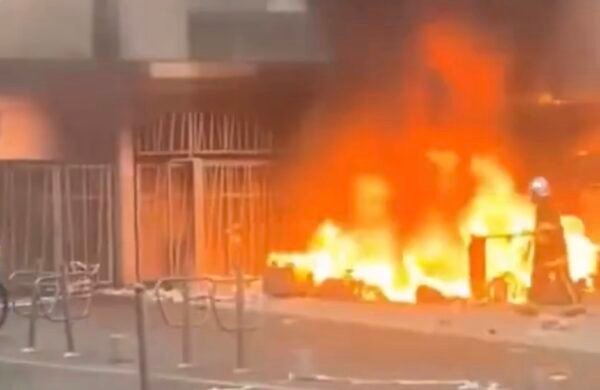 Vidéo : un incendie touche le lycée Aimé-Césaire à Lille lors d’un blocus