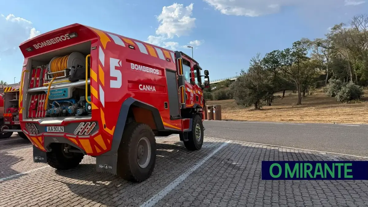 Acidente em Coruche faz quatro bombeiros feridos quando seguiam para incêndio