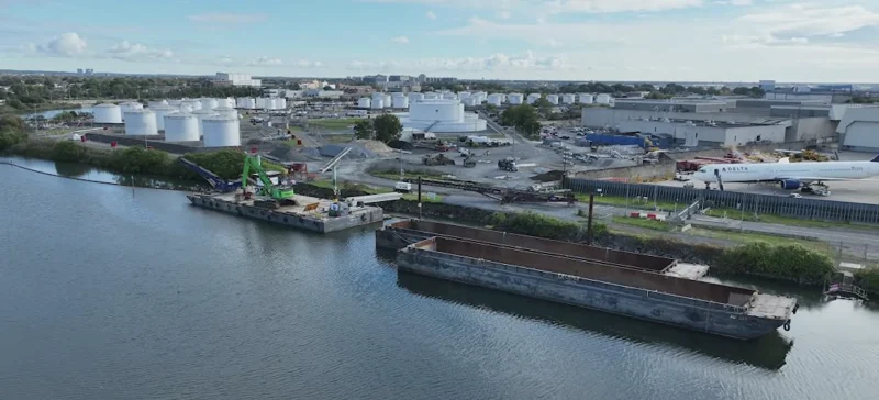 Barges replace trucks