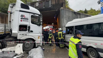 Bartın'da minibüs ile tır çarpıştı: 1 ölü, 11 yaralı