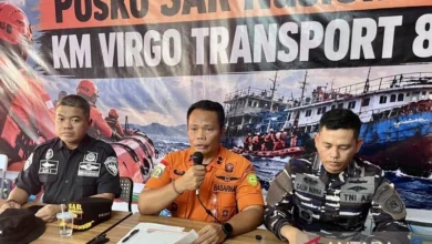 Basarnas evakuasi 103 penumpang Kapal Virgo Transport 8 di Laut Jawa