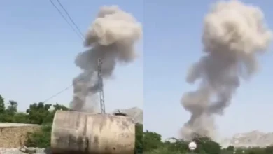 Bei einem Bombenanschlag mit anschließendem Schusswechsel auf einen Krankenwagen in Pakistan gab es Dutzende Tote