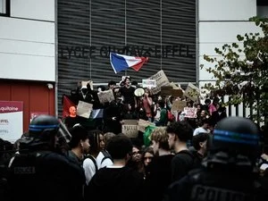 Blocage des lycées : 625 interpellations, 119 élèves et membres de l'Éducation Nationale blessés... une nouvelle journée de tension, le gouvernement déplore une "extension du mouvement"