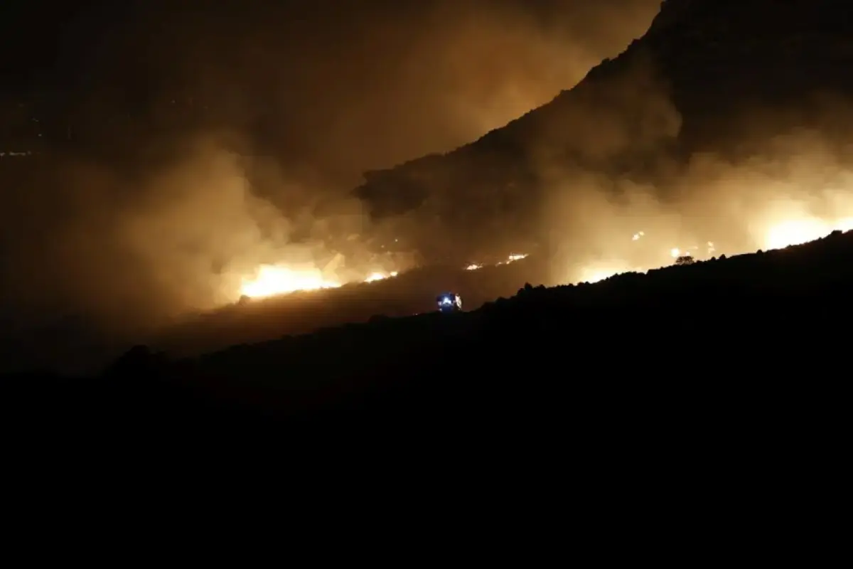 Bodrum'da makilik alanda yangın çıktı. Yangına karadan müdahale ediliyor 1 Bodrum'da makilik alanda yangın çıktı. Yangına karadan müdahale ediliyor