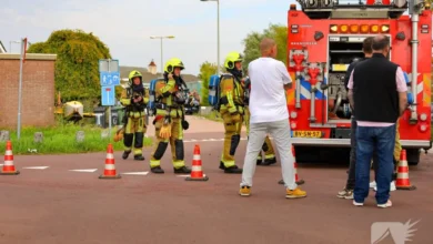 Brand door kortsluiting leidt tot stroomstoring, Osdorperweg in Amsterdam