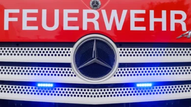 Brand - Futterstreuwagen brennt – Hunderttausende Euro Schaden - Bayern 8 Brand - Futterstreuwagen brennt – Hunderttausende Euro Schaden - Bayern