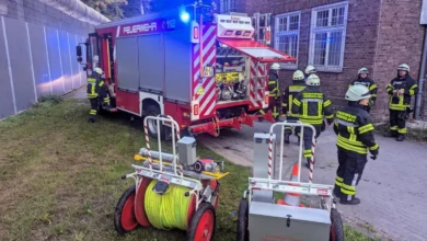 Brand in der LVR-Klinik Bedburg-Hau: Feuerwehr und Rettungsdienst vor Ort