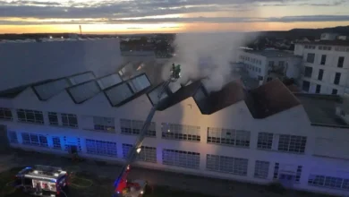 Brand in Salach: Feuer in leerstehender Fabrik sorgt für Großeeinsatz