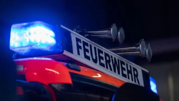 Brände: Zwei Verletzte bei Brand - elf Wohnungen unbewohnbar