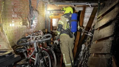 Brandweer blust brand in schuurtje in Rilland