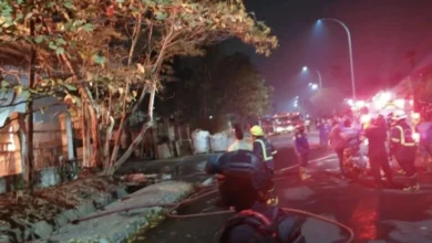 Brimob Polda Metro Jaya Amankan Lokasi Kebakaran Pabrik di Cikarang