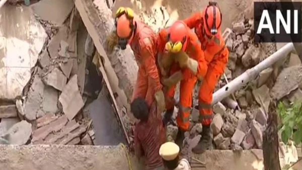 Building collapses Delhi’s