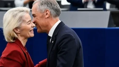 Canada en de EU omhelzen elkaar innig: ‘Samen zijn we sterker’ 6 Canada en de EU omhelzen elkaar innig: ‘Samen zijn we sterker’