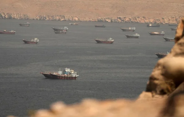 Centcom nega ataque do Irã a dois navios dos EUA e diz ter destruído 10 petroleiros