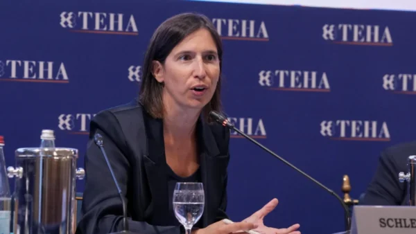 Cernobbio, opposizioni all'attacco di Meloni.