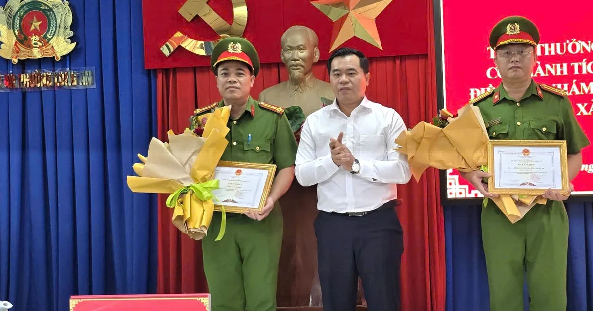 Công an Tây Ninh bắt 10 nghi phạm giết người sau 17 giờ truy xét 1 Công an Tây Ninh bắt 10 nghi phạm giết người sau 17 giờ truy xét